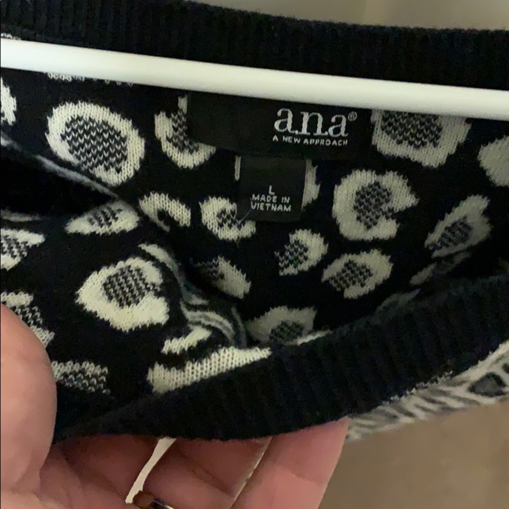 Sweater - Picture 2 of 2